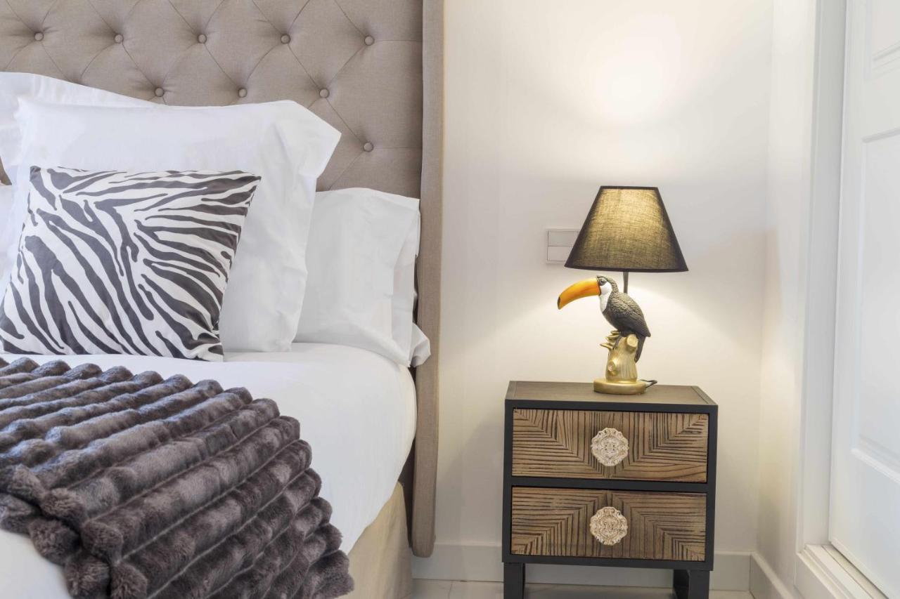 مالقة The Clock House Luxury Urban Suites الغرفة الصورة
