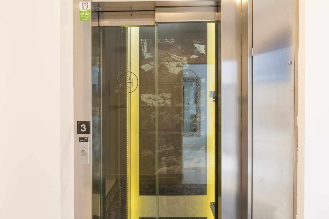 مالقة The Clock House Luxury Urban Suites الغرفة الصورة