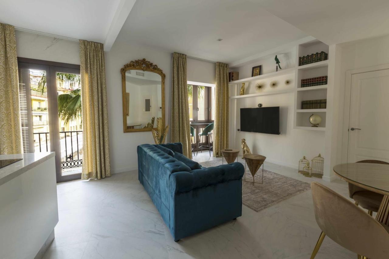 مالقة The Clock House Luxury Urban Suites الغرفة الصورة