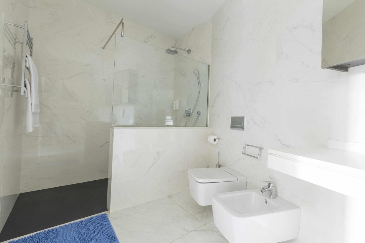 مالقة The Clock House Luxury Urban Suites الغرفة الصورة
