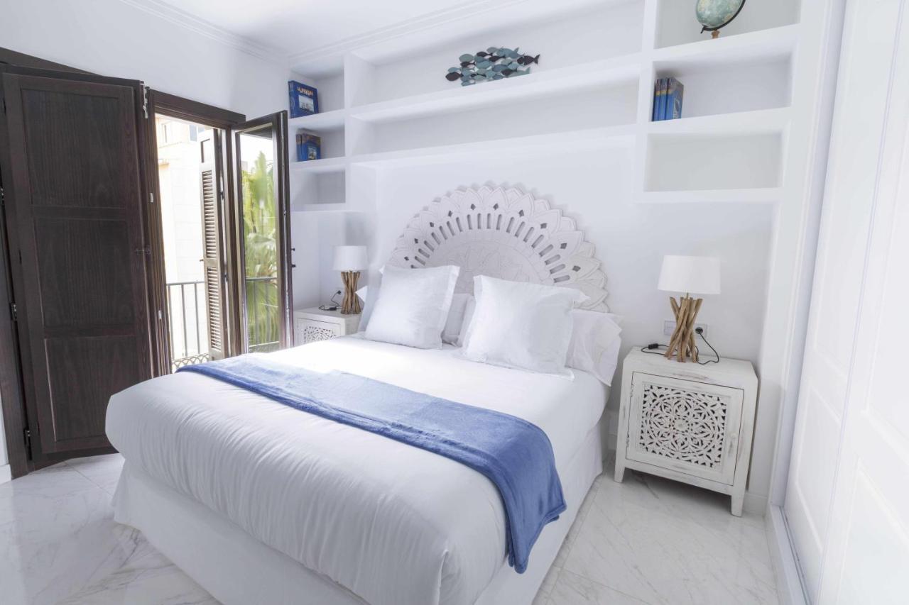 مالقة The Clock House Luxury Urban Suites الغرفة الصورة